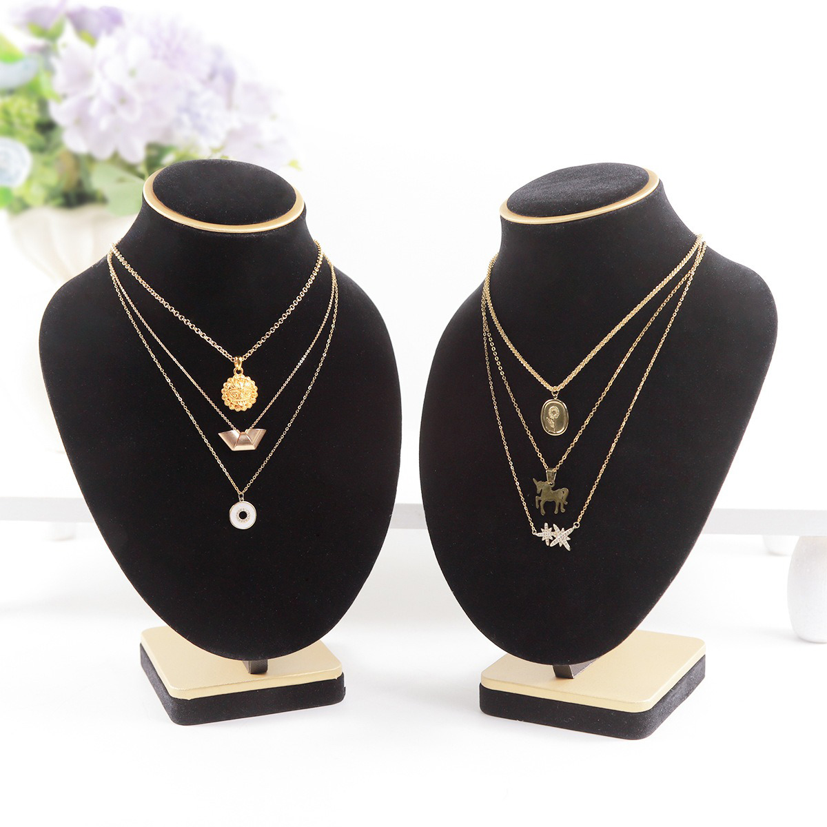 Body Black Velvet Jewelry Bust - đánh giá và giá Body Jewelry Store