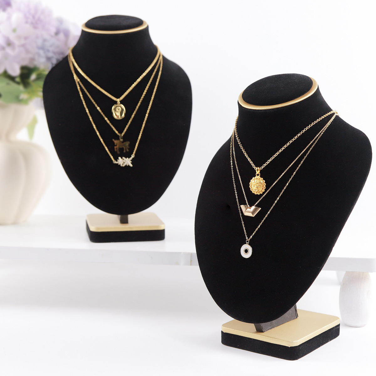 Body Black Velvet Jewelry Bust - đánh giá và giá Body Jewelry Store